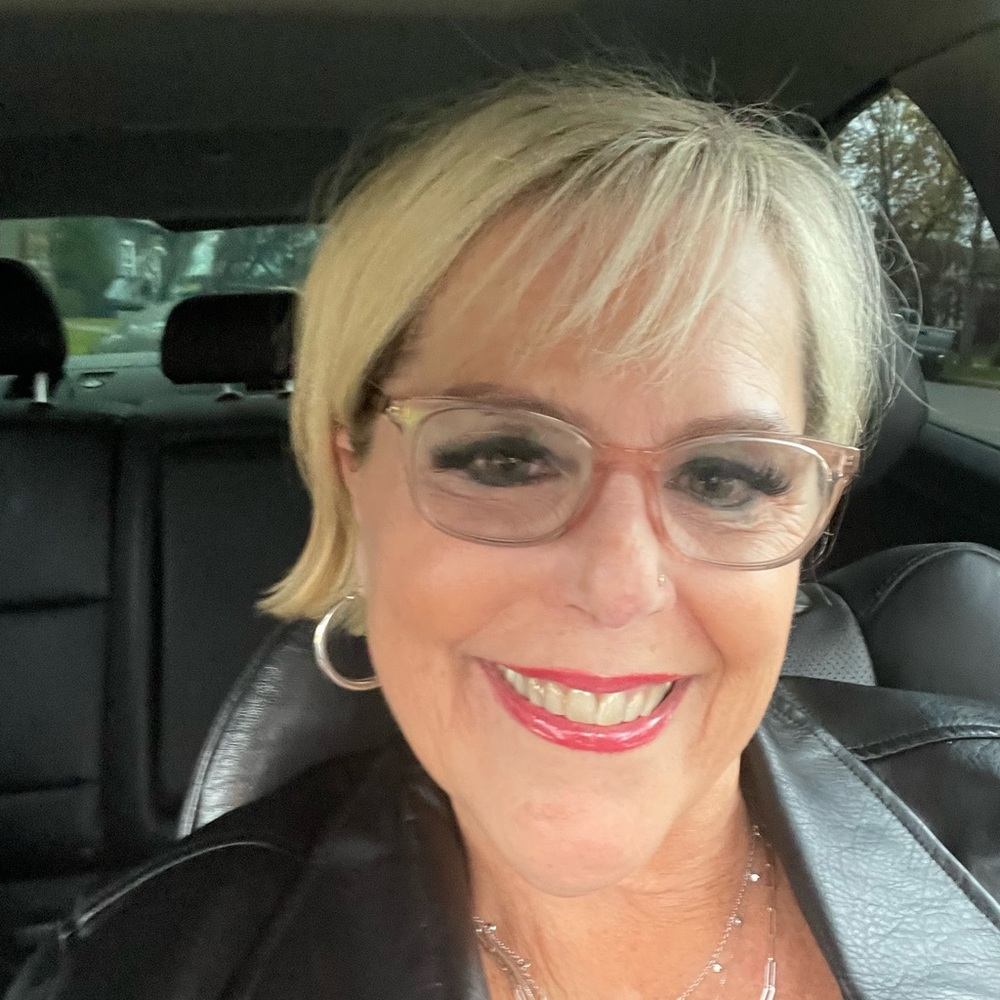 Meet your Posher, Julie